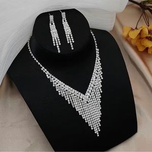 Full Of Shiny Rhinestones Jewelry Set With Pendant